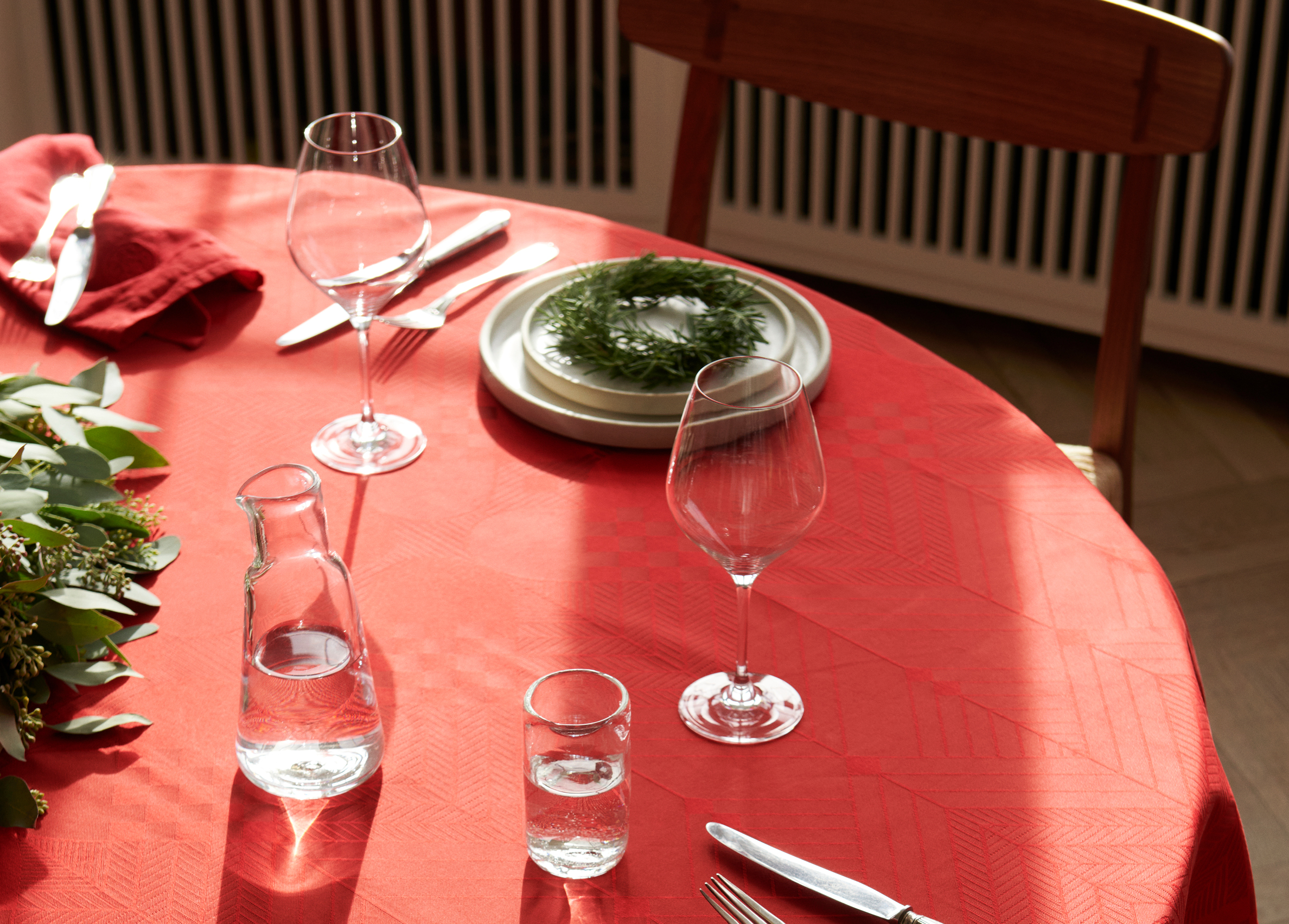 Georg Jensen Damask - Round tablecloths classic designs for life and special occasions